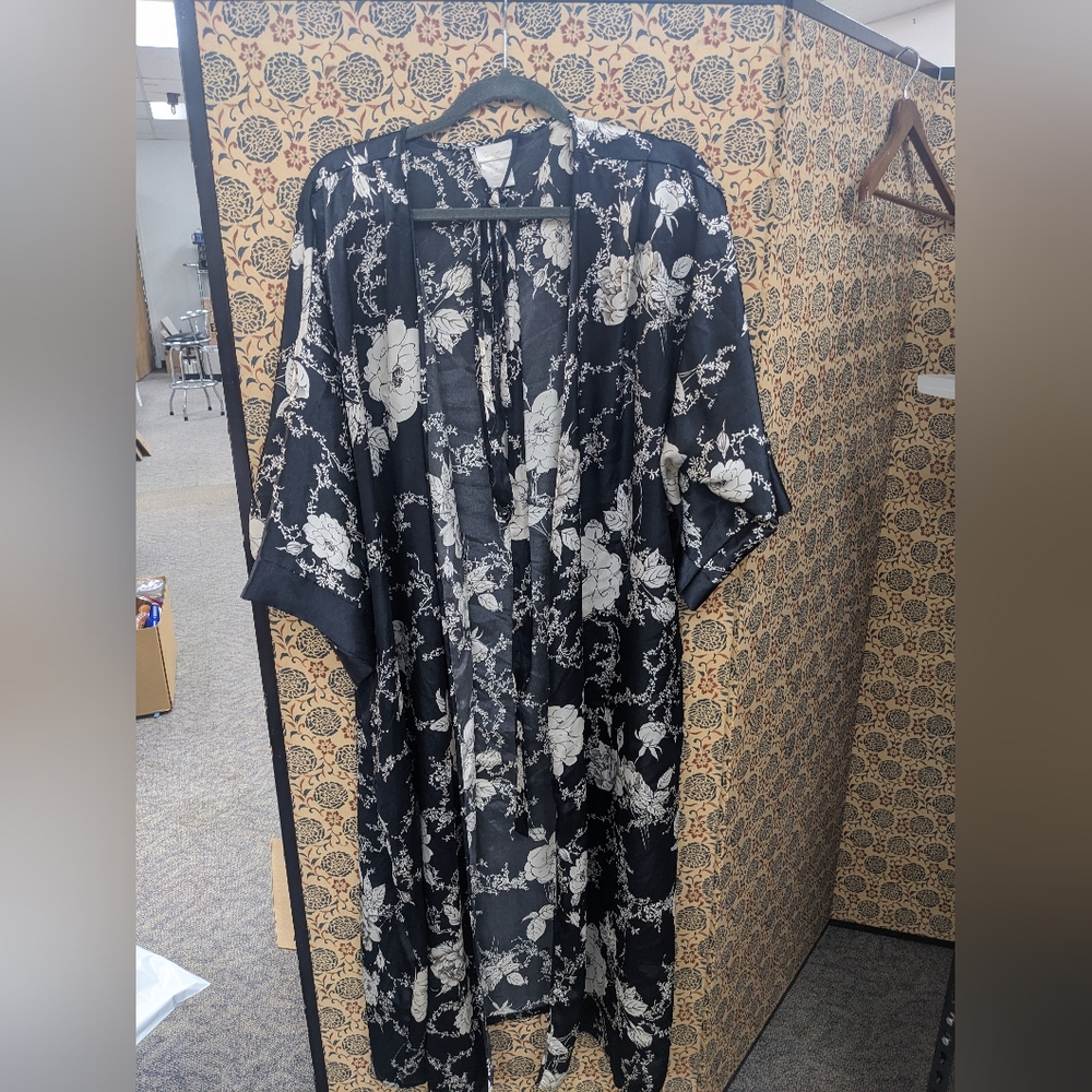 Black and white silky long floral robe with belt 2XL [ 60 ]